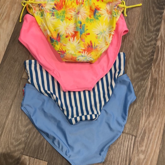 Lot of 4 girls swimsuits. All sizes 14/16 and in excellent condition. - Picture 11 of 11